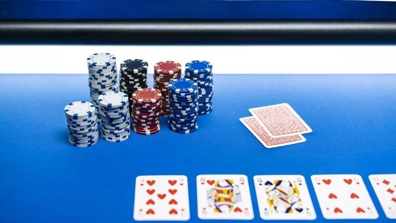 Hướng dẫn chi tiết cách chơi Poker 8Day dành cho người mới